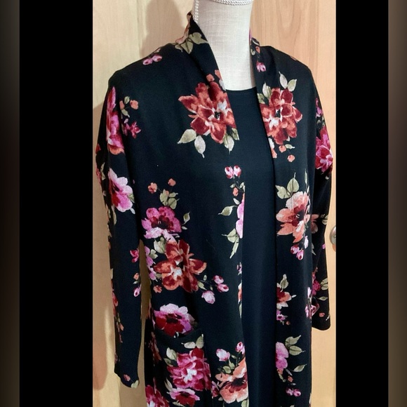 Kate Park Floral Duster with pockets - EUC - Picture 3 of 5